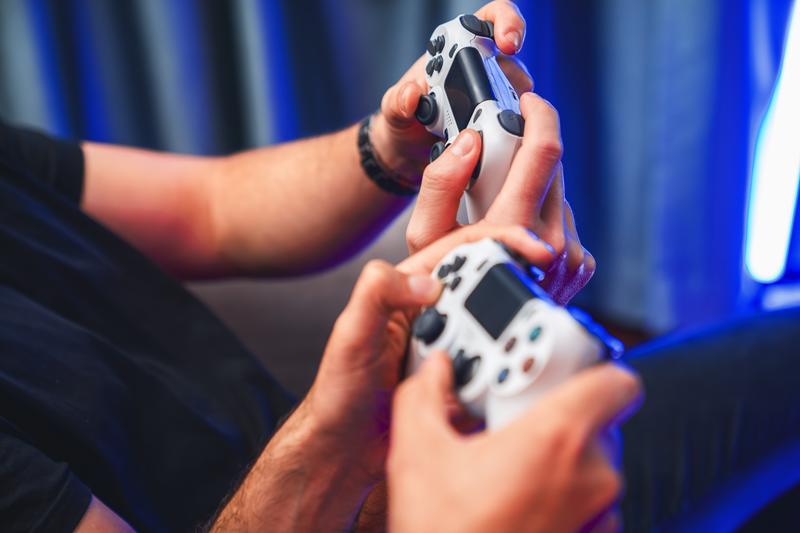 A vos manettes ! à la médiathèque Aqua-Libris