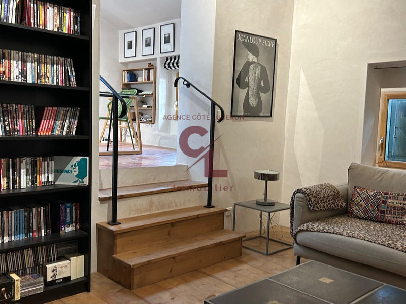 Maison - 285 m² - 9 pièces