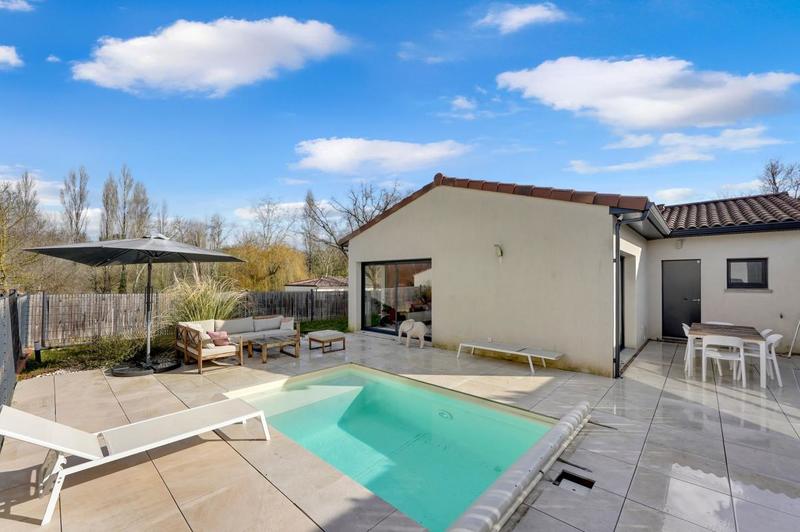 Maison - 105 m² - 4 pièces