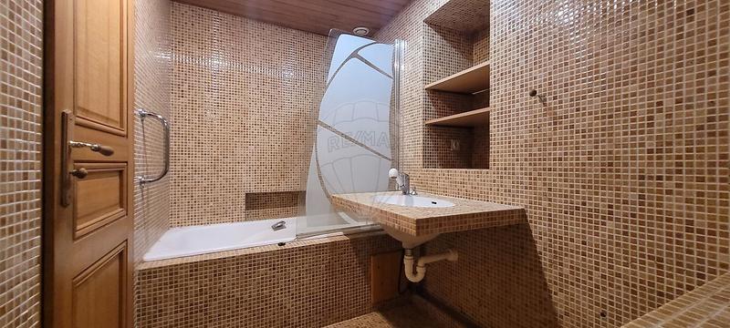 Maison - 195 m² - 7 pièces