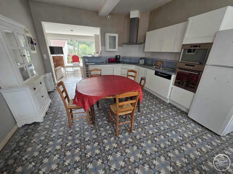 Maison - 186 m² - 5 pièces