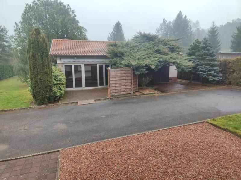 Maison - 214 m² - 8 pièces