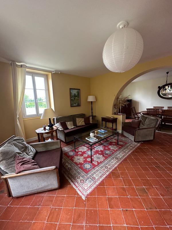 Propriété - 290 m² - 12 pièces