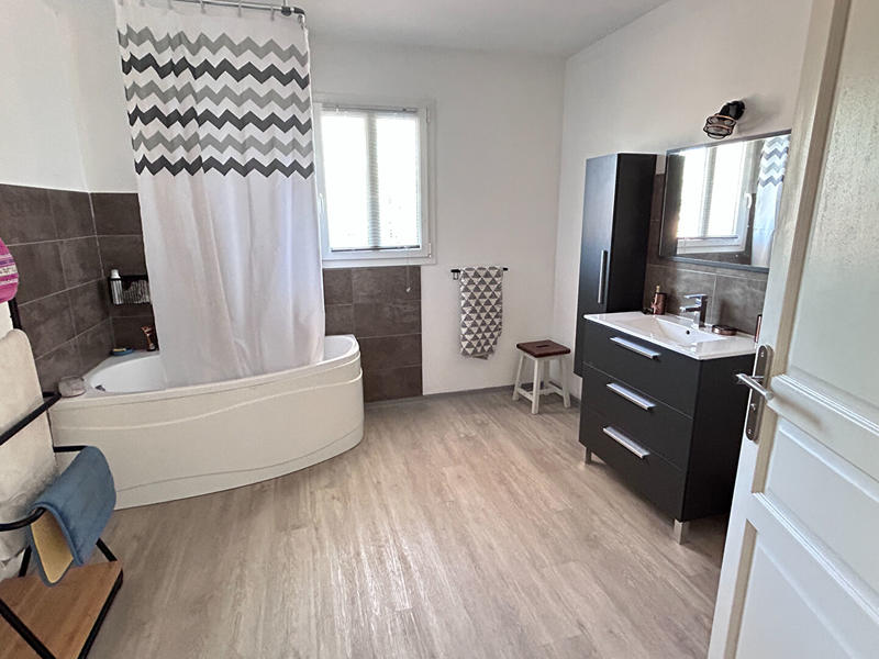 Maison - 245 m² - 7 pièces