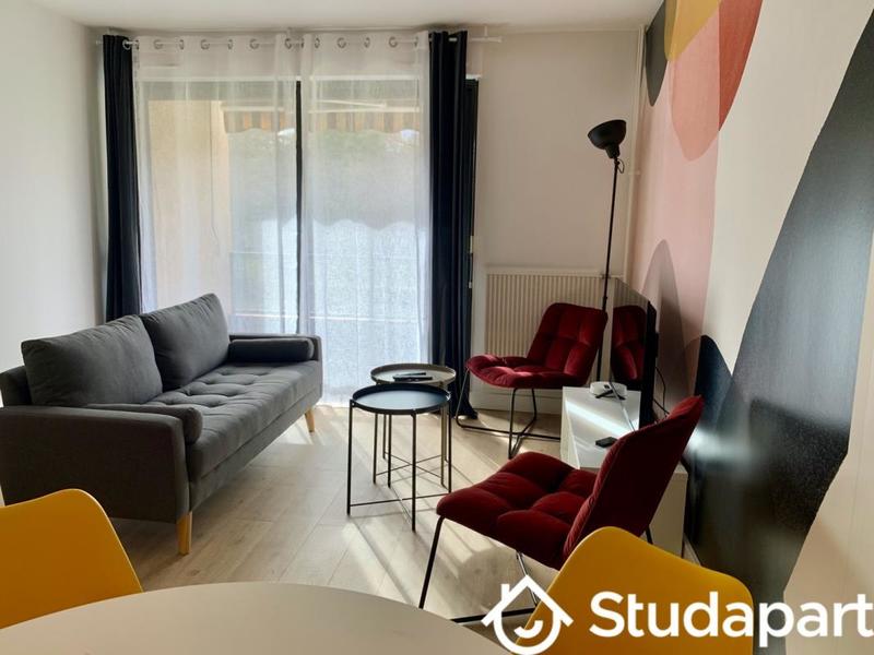 Chambre - 10 m² - 1 pièce