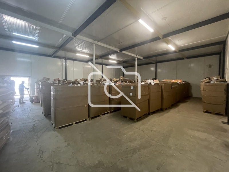 Entrepôt - 2 000 m²