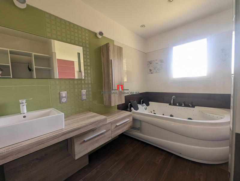 Maison - 174 m² - 6 pièces