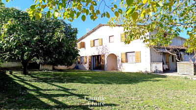 Propriété - 345 m² - 4 pièces