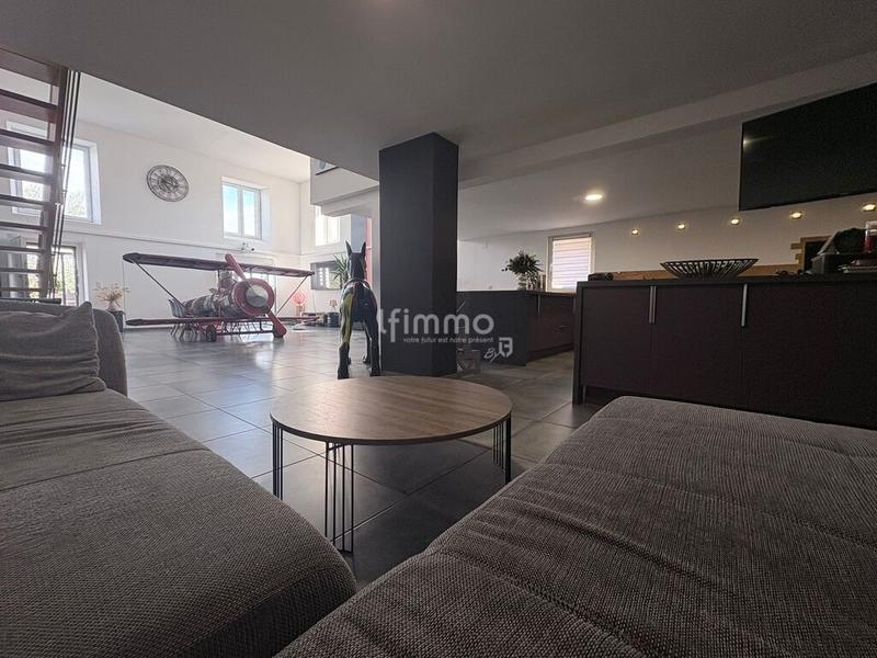 Maison - 271 m² - 8 pièces