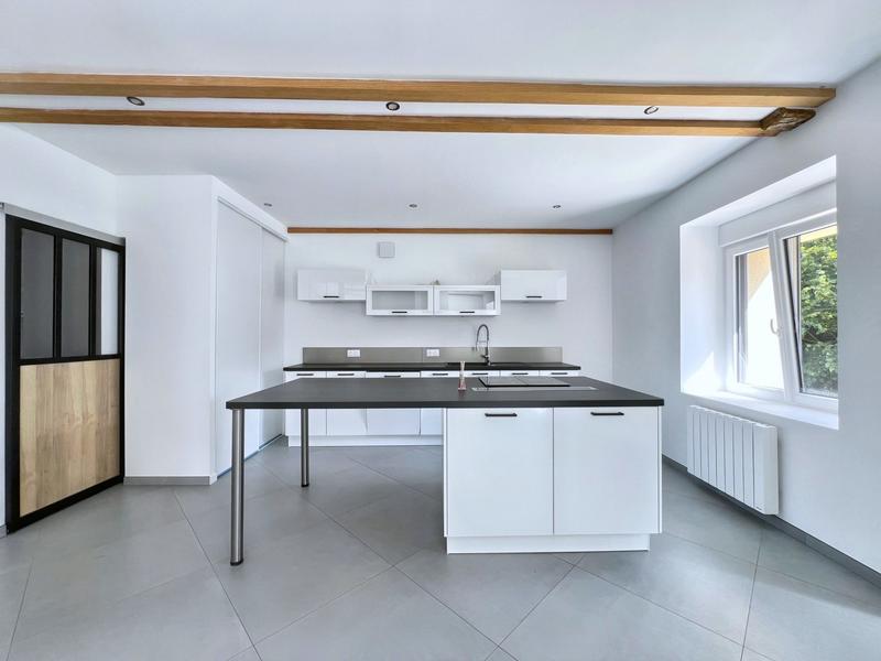 Maison - 95 m² - 5 pièces