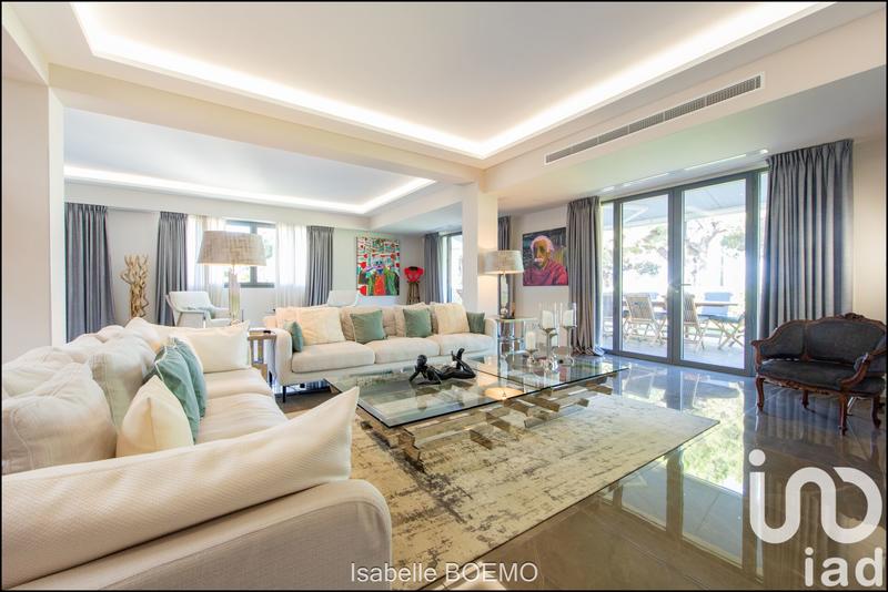 Maison de maîtres - 348 m² - 11 pièces