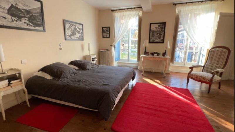 Propriété - 407 m² - 13 pièces