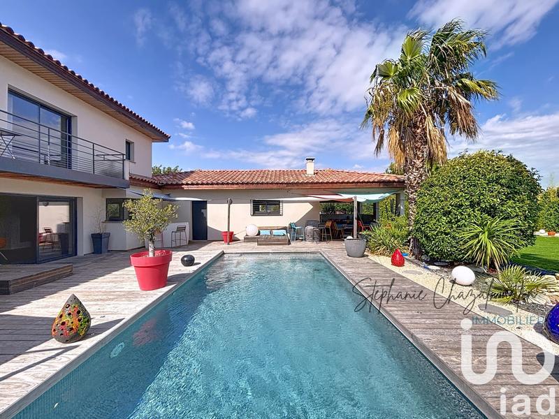 Maison - 205 m² - 6 pièces