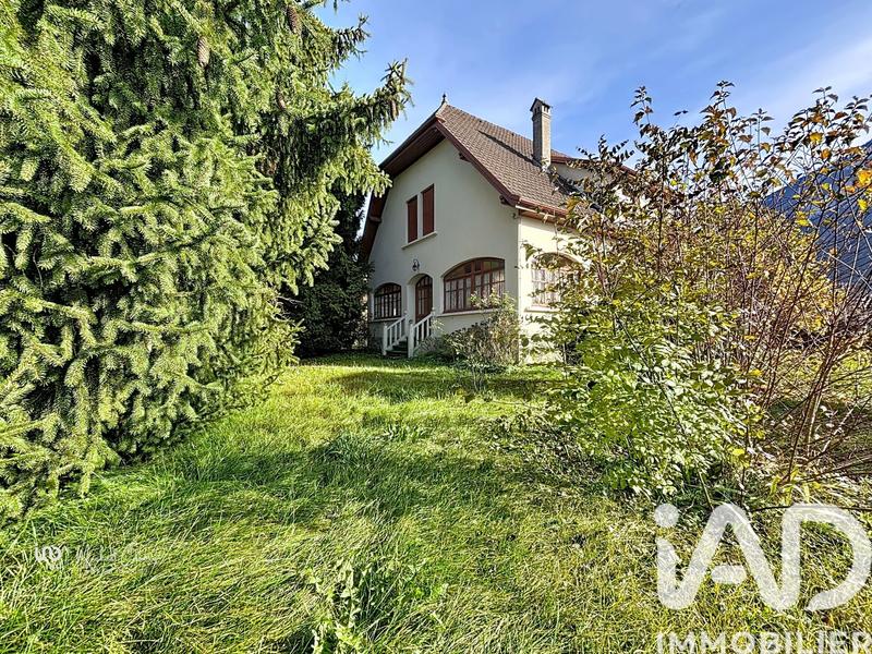 Maison - 205 m² - 10 pièces