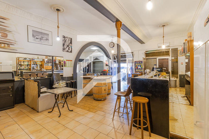 Local commercial - 290 m² - 6 pièces