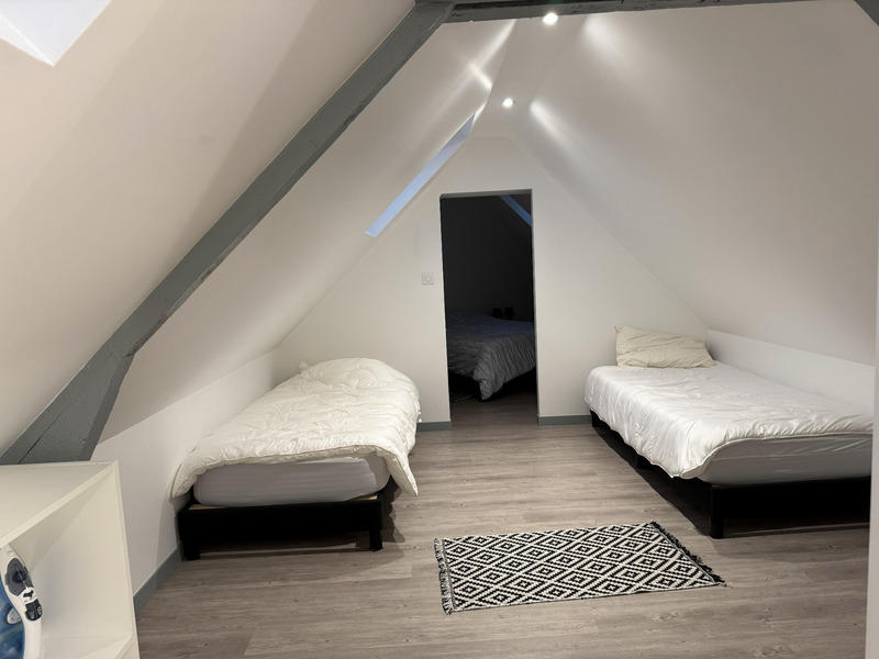 Maison - 103 m² - 9 pièces