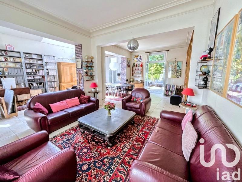 Maison - 230 m² - 9 pièces