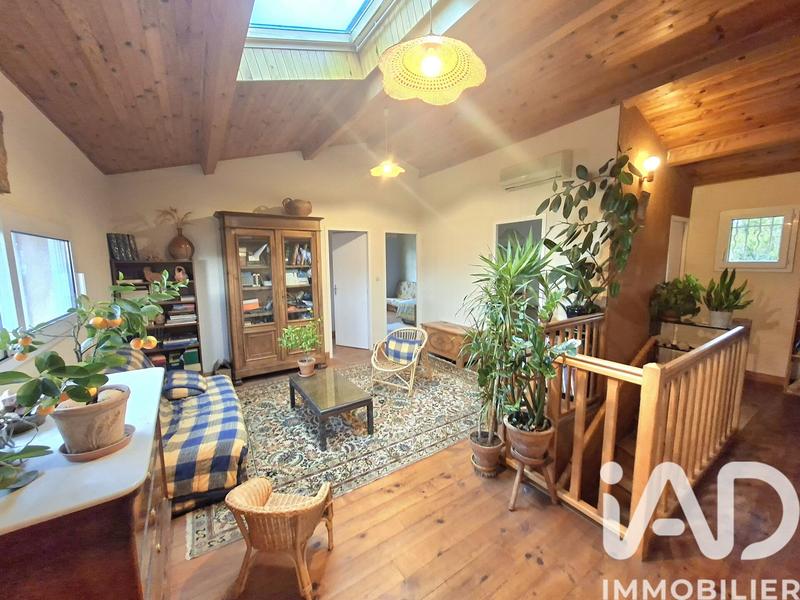 Maison - 179 m² - 8 pièces