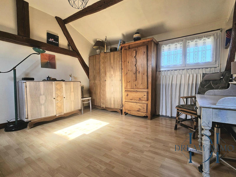 Maison - 187 m² - 7 pièces