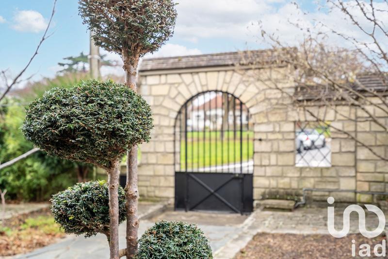 Maison - 369 m² - 12 pièces