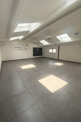 Local commercial - 406 m² - 7 pièces