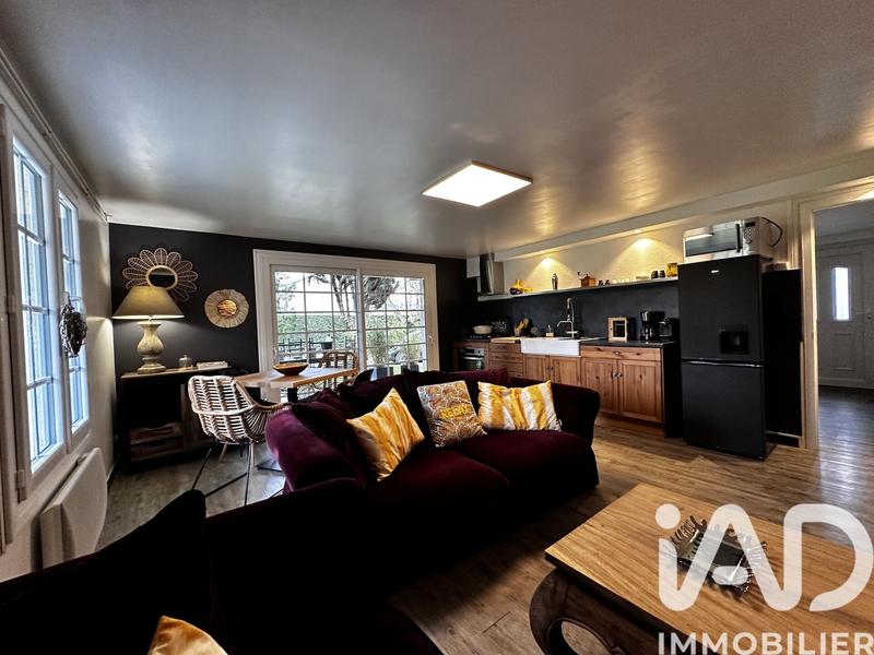 Maison - 300 m² - 8 pièces