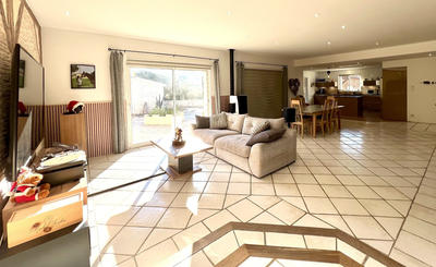 Maison - 226 m² - 8 pièces