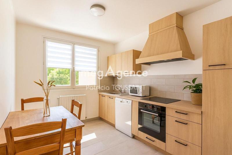 Maison - 93 m² - 5 pièces