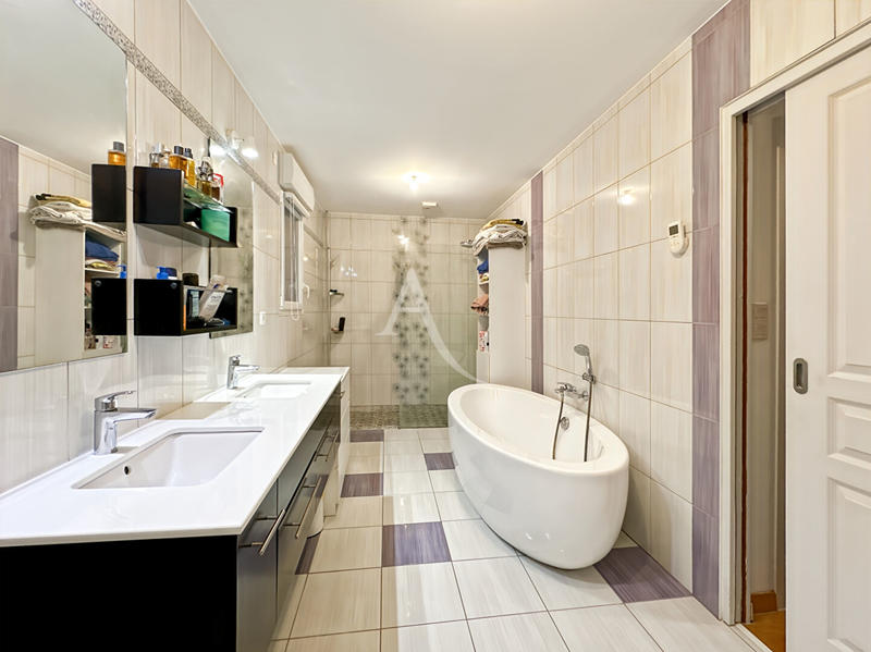 Maison - 132 m² - 5 pièces