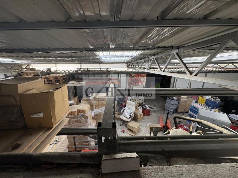 Entrepôt - 380 m²