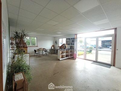 Bureau - 480 m² - 1 pièce