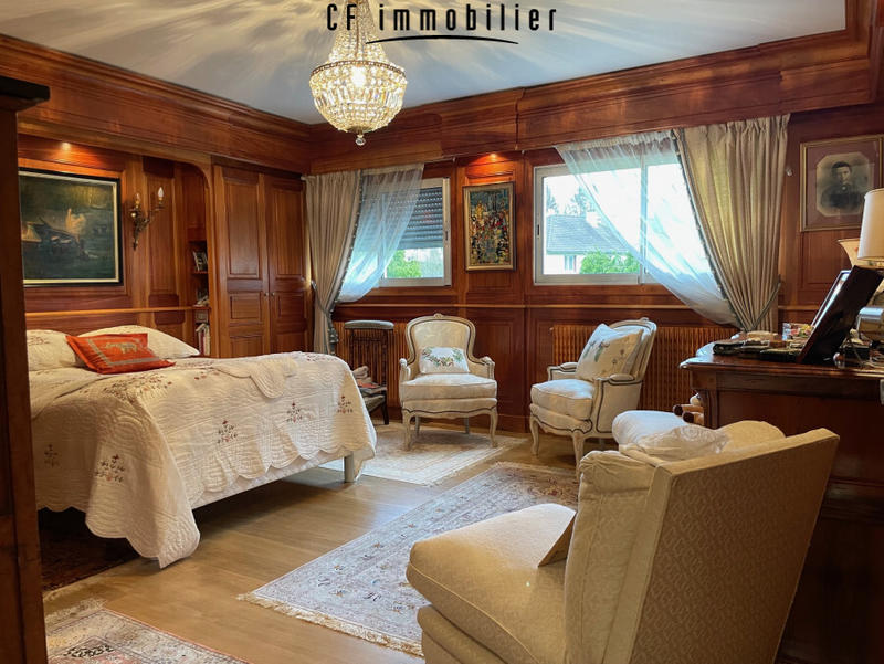 Maison - 455 m² - 9 pièces