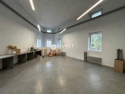 Local d'activités - 217 m²