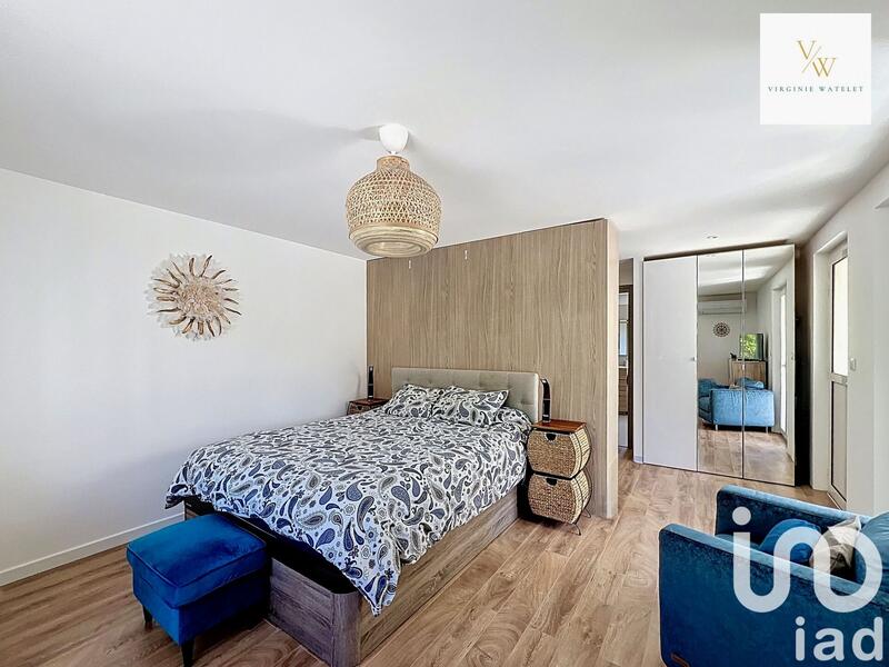 Maison - 222 m² - 7 pièces