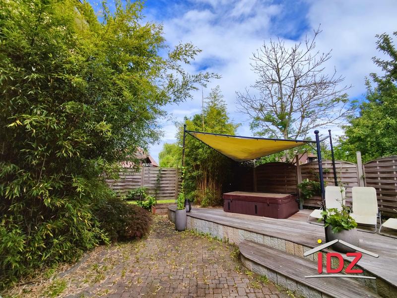 Villa - 318 m² - 9 pièces