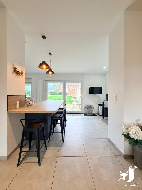 Maison - 222 m² - 7 pièces