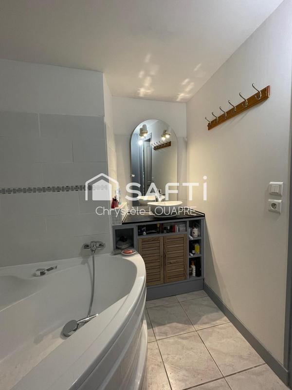 Maison - 244 m² - 5 pièces