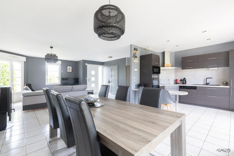 Maison - 145 m² - 5 pièces