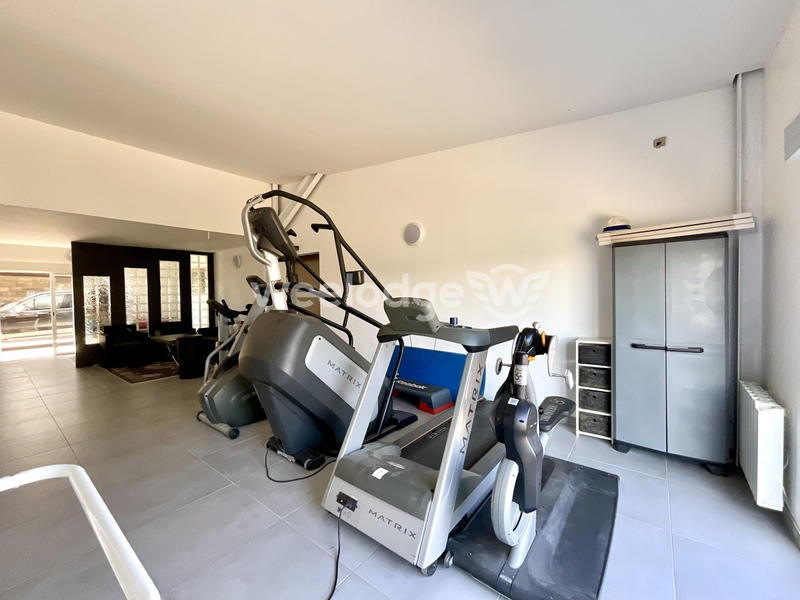 Villa - 260 m² - 9 pièces