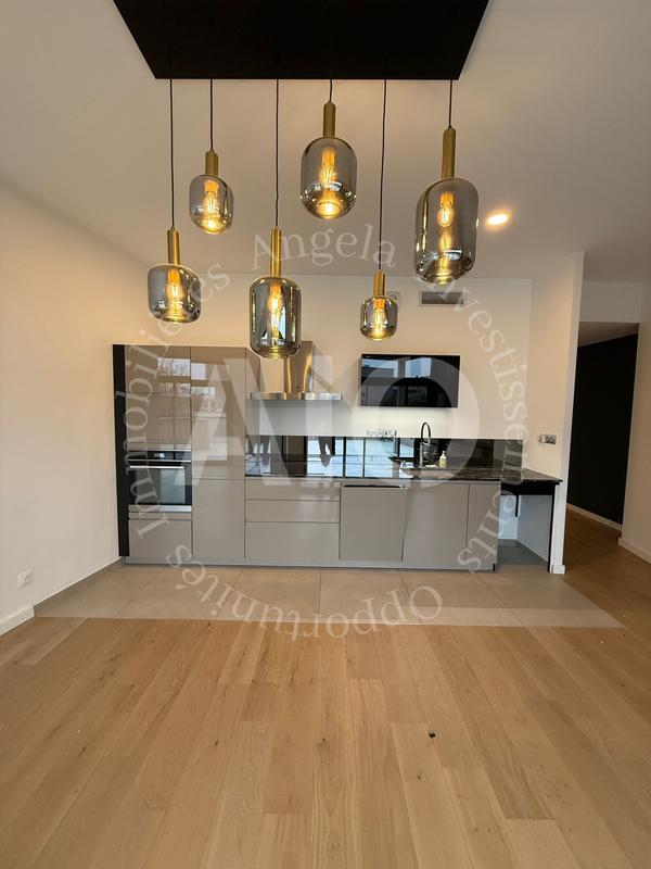 Appartement - 121 m² - 5 pièces