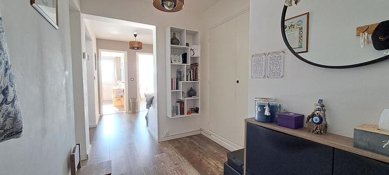Appartement - 93 m² - 4 pièces