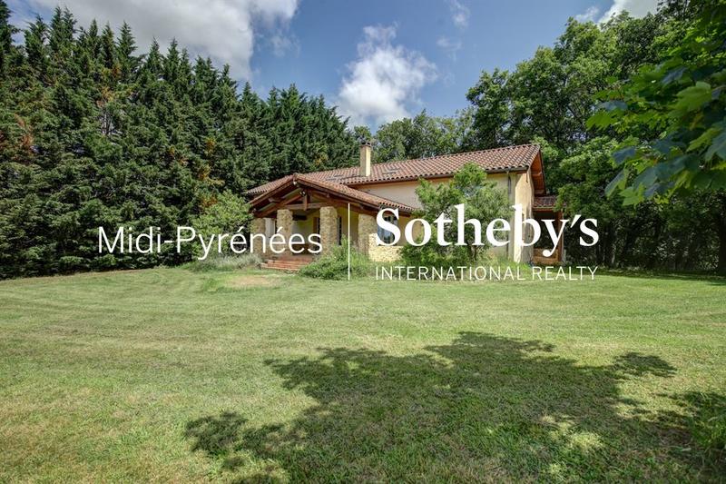 Maison - 625 m² - 17 pièces