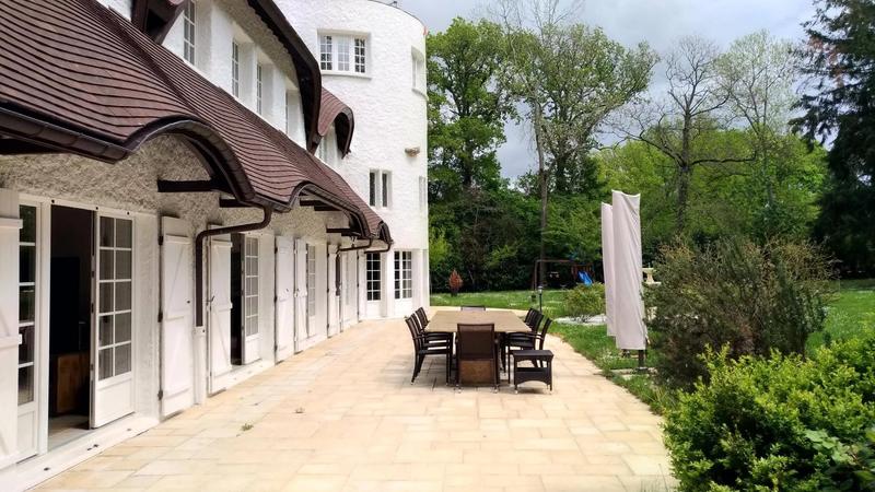 Propriété - 710 m² - 14 pièces