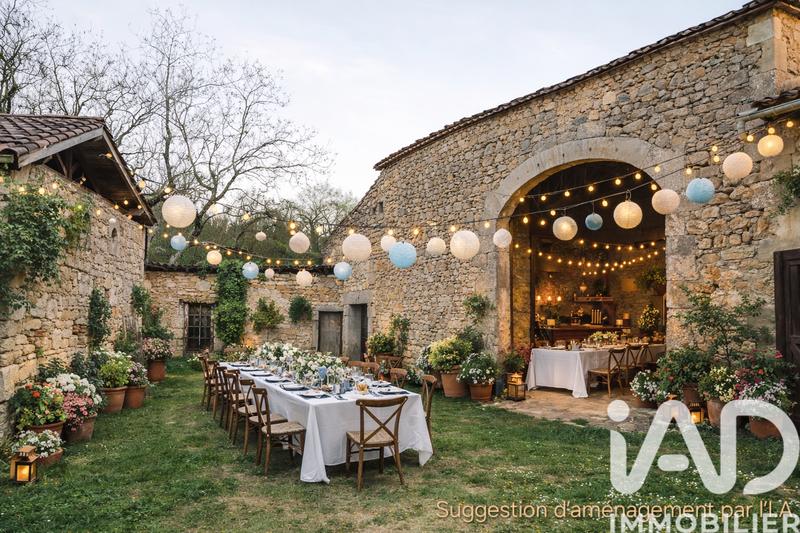 Maison - 282 m² - 8 pièces