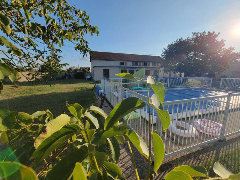 Maison traditionnelle - 196 m² - 8 pièces