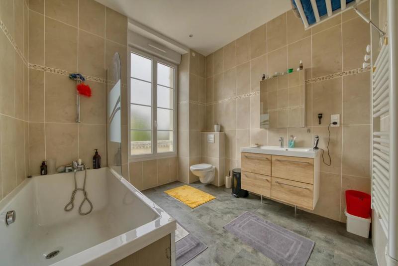 Maison - 190 m² - 6 pièces