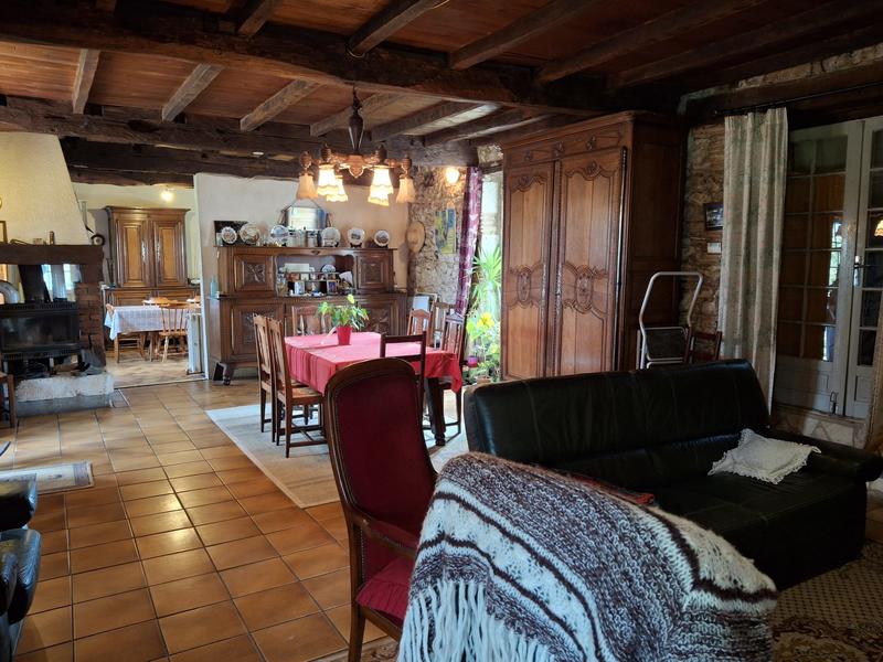 Maison traditionnelle - 243 m² - 9 pièces