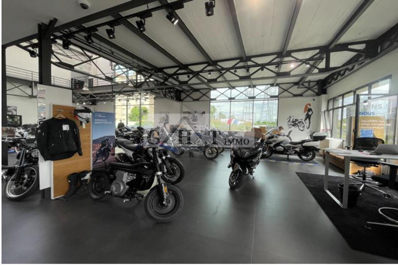 Entrepôt - 1 260 m²