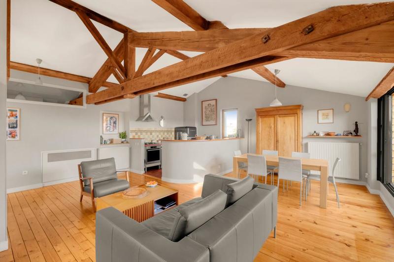 Loft - 125 m² - 5 pièces