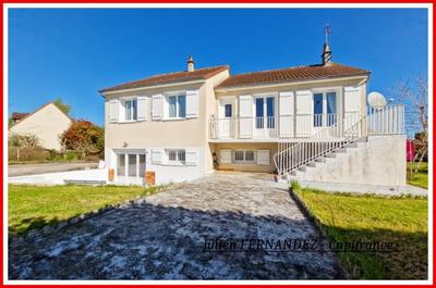Maison - 175 m² - 8 pièces